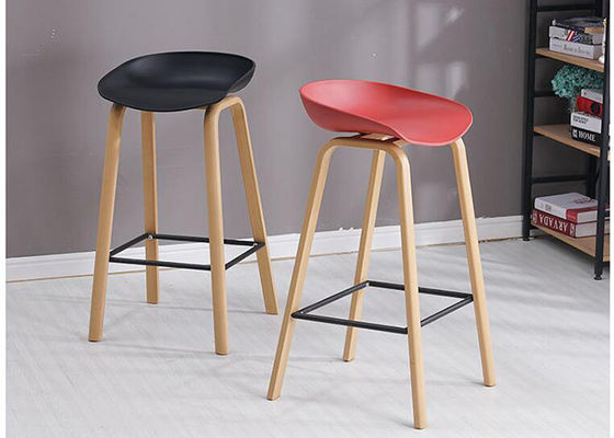 Le tabouret de bar fixe de hêtre de taille, tabourets de bar en cuir de synthétique d'unité centrale parent la taille