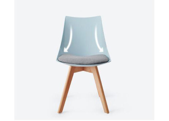 Style nordique arrière incurvé dinant la chaise, chaises dinantes en bois en cuir