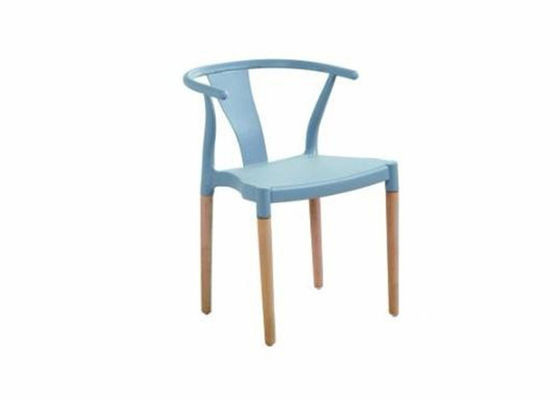 Le restaurant pp de ménage posent la chaise dinante en plastique moulée