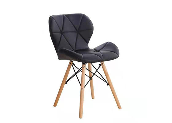 Chaises dinantes en bois nordiques ergonomiques noires de style chinois d'hôtel de loisirs avec les jambes solides en bois de hêtre